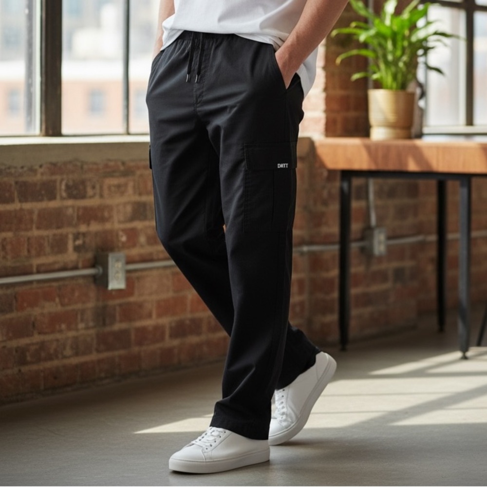 DKNYâ˘Black Cargo Pocket Drawstring Pantsâ˘L